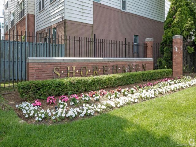  2 BR,  2.00 BTH &nbsp;Condo style home in Cornell