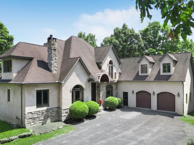  4 BR,  5.00 BTH &nbsp;Estate style home in Montgomery