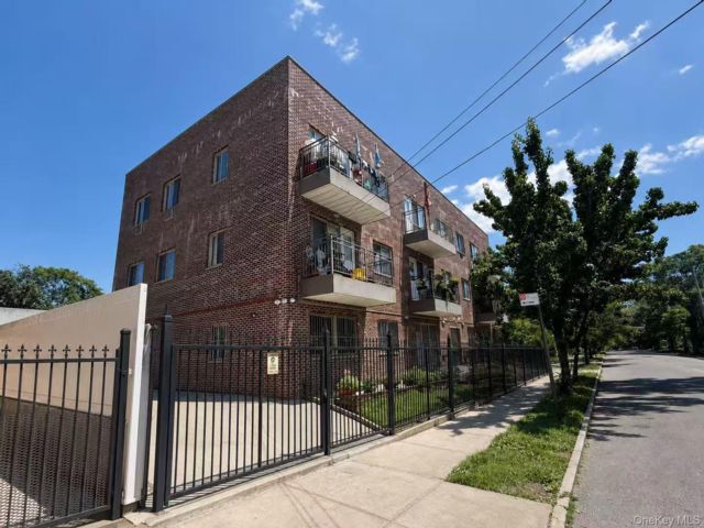 Studio,  0.00 BTH &nbsp;House style home in Corona