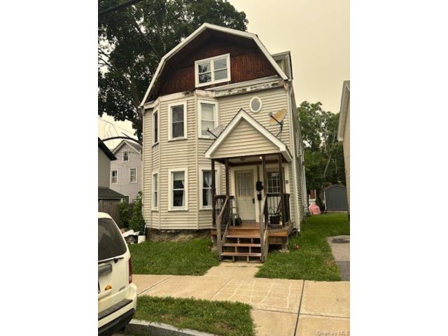  2 BR,  1.00 BTH &nbsp;Colonial style home in Walden