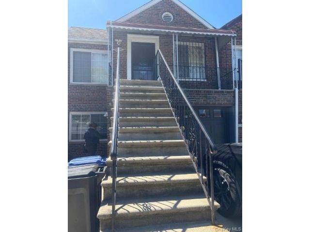  3 BR,  1.00 BTH &nbsp;Cape cod style home in Saint Albans