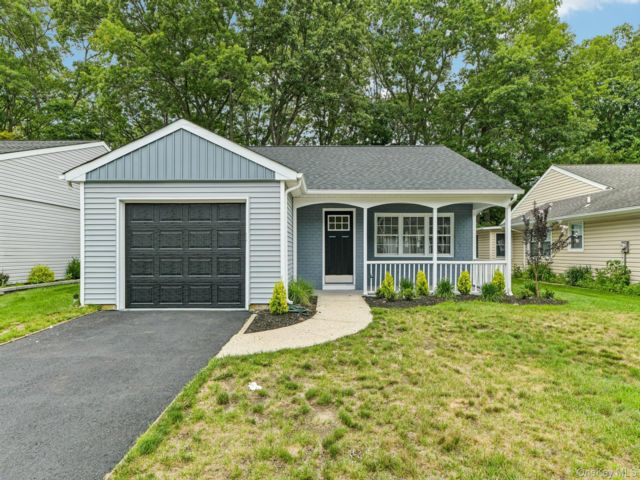  2 BR,  1.00 BTH &nbsp;Other style home in Ridge
