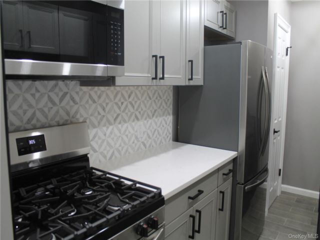  2 BR,  2.00 BTH &nbsp;Other style home in New Windsor