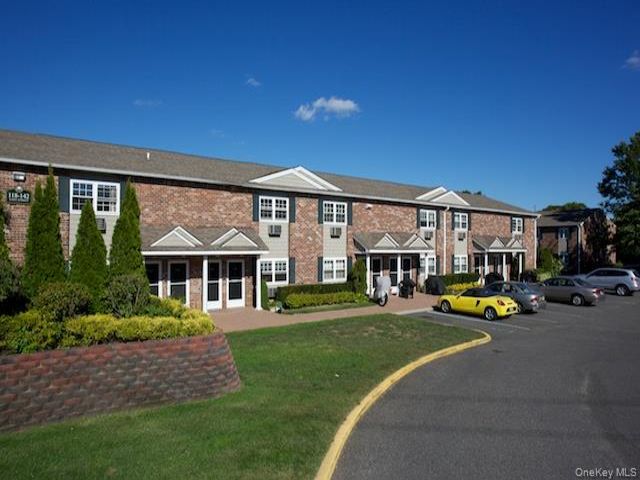  2 BR,  2.00 BTH &nbsp;Includes legal  style home in Sayville