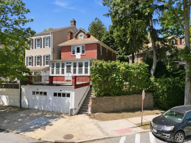[Riverdale Real Estate, listing number 7312112]