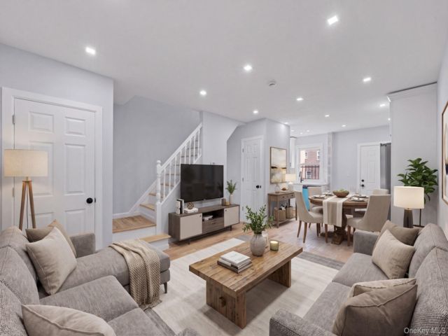  3 BR,  3.00 BTH &nbsp;House style home in Canarsie