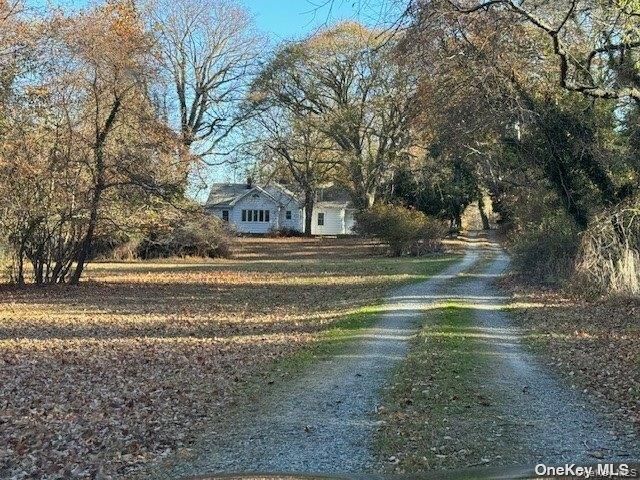  4 BR,  2.00 BTH &nbsp;Ranch style home in Setauket