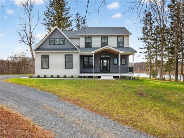  4 BR,  3.00 BTH &nbsp;Farmhouse style home in Westtown