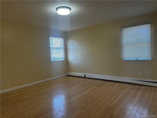  5 BR,  2.00 BTH &nbsp;Colonial style home in Bethpage