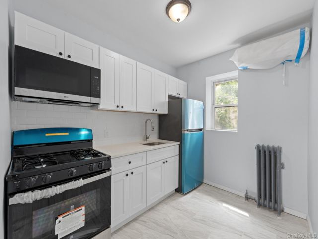 4 BR,  3.00 BTH &nbsp;Colonial style home in East New York