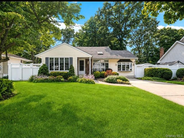 [Selden Real Estate, listing number 7312470]
