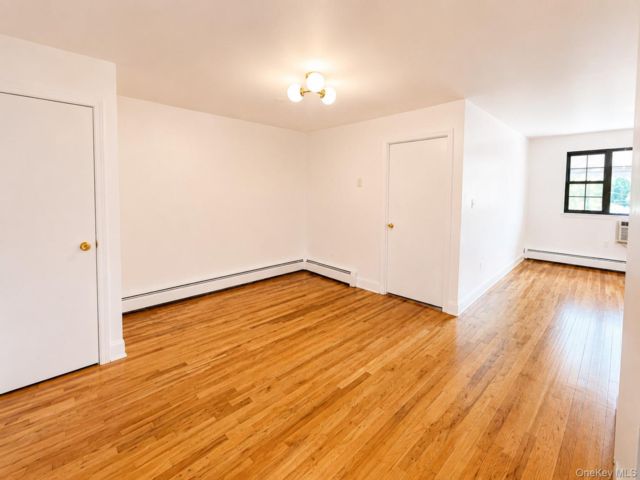  3 BR,  1.00 BTH &nbsp;Full floor apar style home in Cornell
