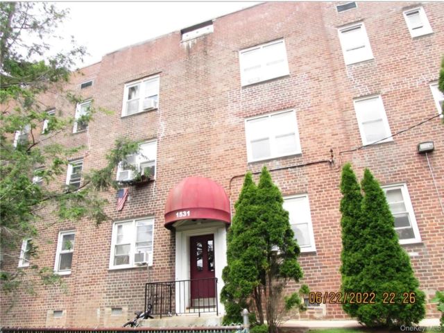  1 BR,  1.00 BTH &nbsp;Garden style home in Yonkers