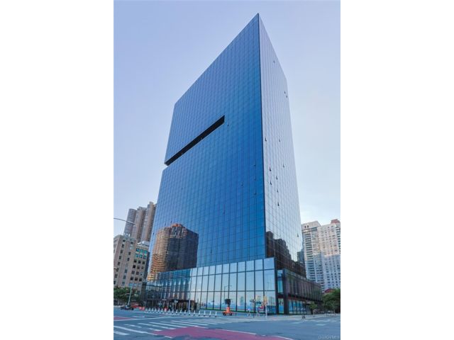  2 BR,  3.00 BTH &nbsp;High rise style home in New York (manhattan)