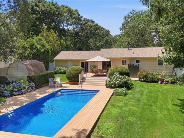  3 BR,  2.00 BTH &nbsp;Ranch style home in Hampton Bays