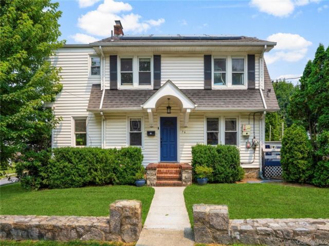  4 BR,  3.00 BTH &nbsp;Colonial style home in Pelham