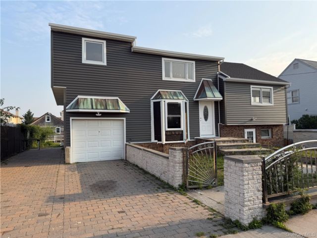  4 BR,  3.00 BTH &nbsp;Split level style home in Baldwin