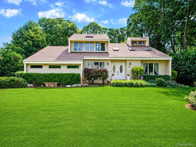  4 BR,  4.00 BTH &nbsp;Other style home in Wading River