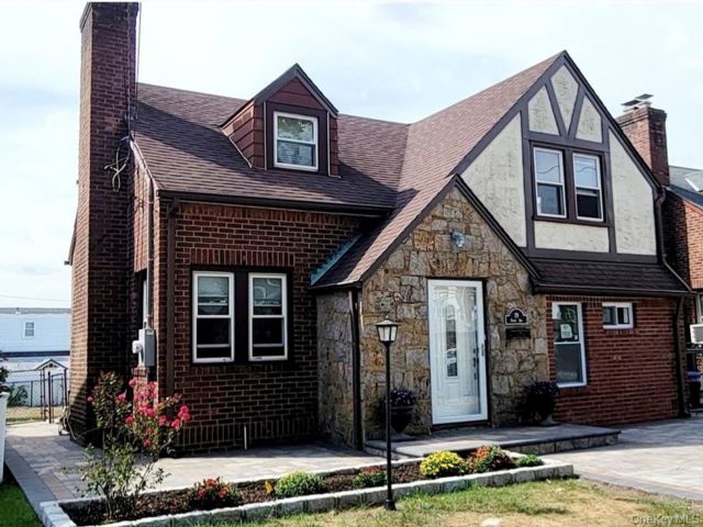  3 BR,  2.00 BTH &nbsp;Tudor style home in Franklin Square