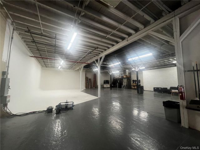 [PHOTO]