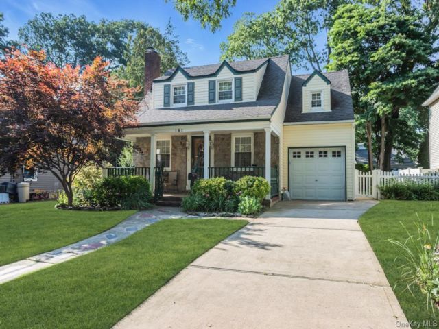 [Merrick Real Estate, listing number 7312862]