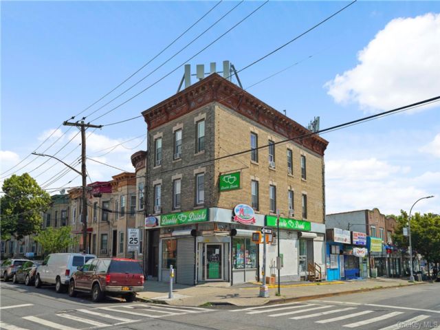 Studio,  0.00 BTH &nbsp;Commercial style home in Cypress Hills