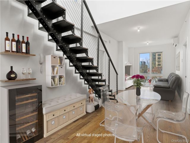  2 BR,  2.00 BTH &nbsp;Mid rise style home in Forest Hills