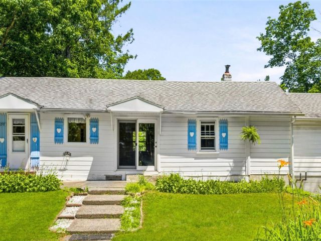  2 BR,  1.00 BTH &nbsp;Cottage style home in Highland
