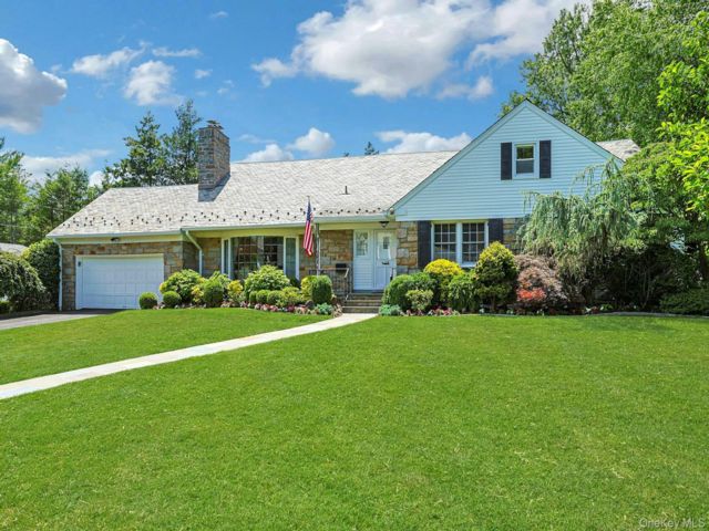 5 BR,  5.00 BTH &nbsp;Ranch style home in Mount Vernon