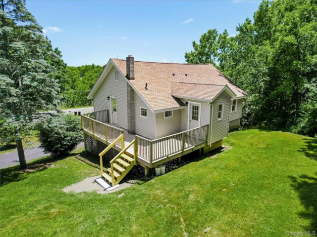  3 BR,  2.00 BTH &nbsp;Ranch style home in New Hampton