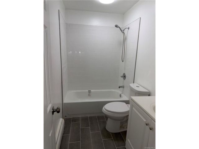  3 BR,  2.00 BTH &nbsp;Hi ranch style home in Mill Basin