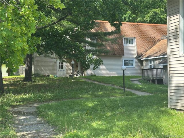  1 BR,  1.00 BTH &nbsp;Traditional style home in Poughkeepsie