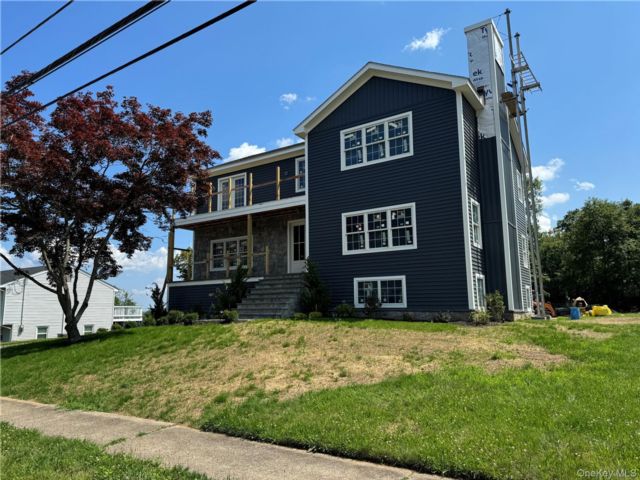  4 BR,  4.00 BTH &nbsp;Colonial style home in Pearl River