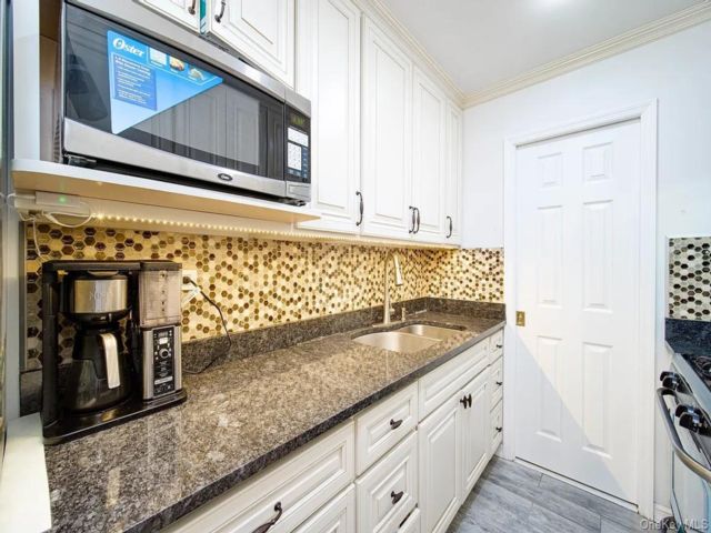 [Corona Real Estate, listing number 7313306]