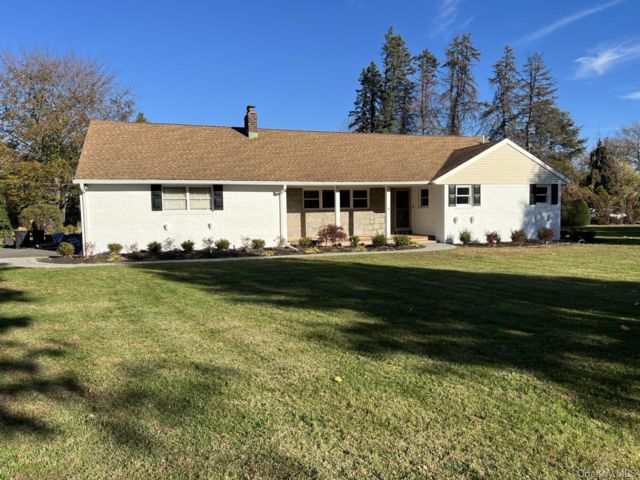  3 BR,  2.00 BTH &nbsp;Exp ranch style home in Cold Spring Hill
