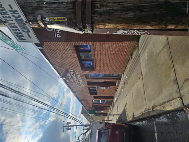 [PHOTO]