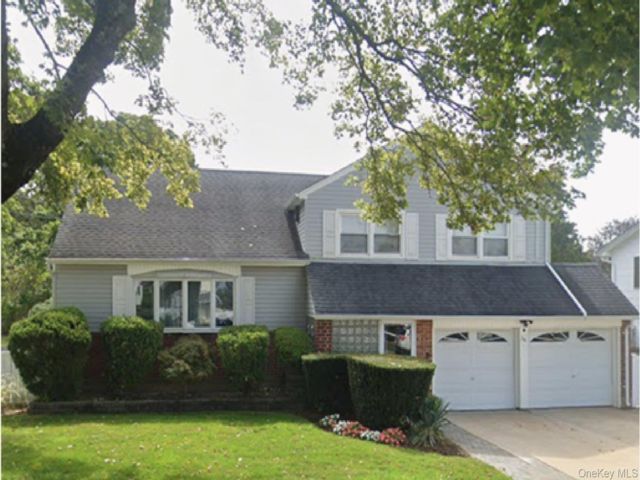  4 BR,  3.00 BTH &nbsp;Other style home in Syosset
