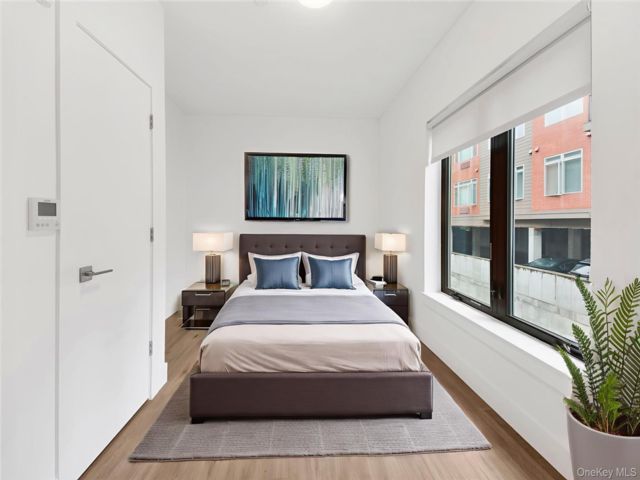  1 BR,  1.00 BTH &nbsp;Contemporary style home in Fleetwood