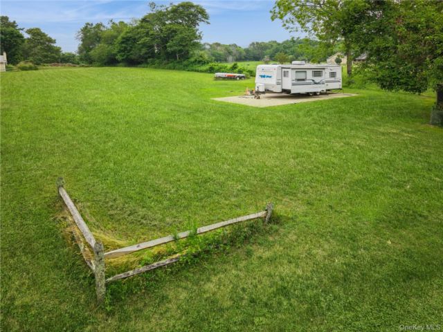 Lot <b>Size:</b>  &nbsp;House style home in Calverton