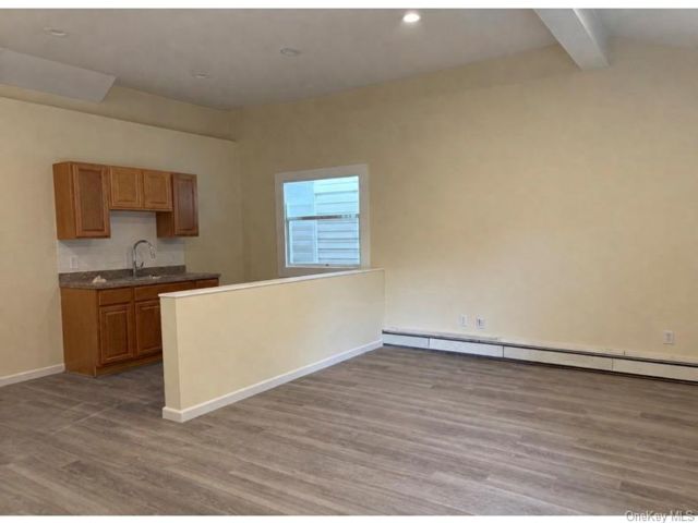 Studio,  1.00 BTH &nbsp;Other style home in Holtsville