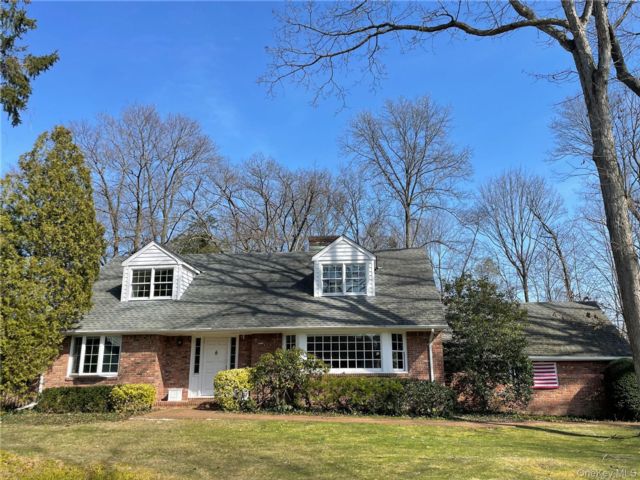  4 BR,  3.00 BTH &nbsp;Cape cod style home in Cold Spring Harbor