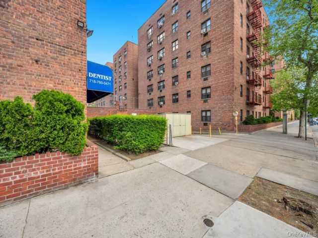 [Corona Real Estate, listing number 7313520]