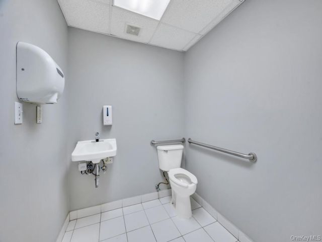 [PHOTO]