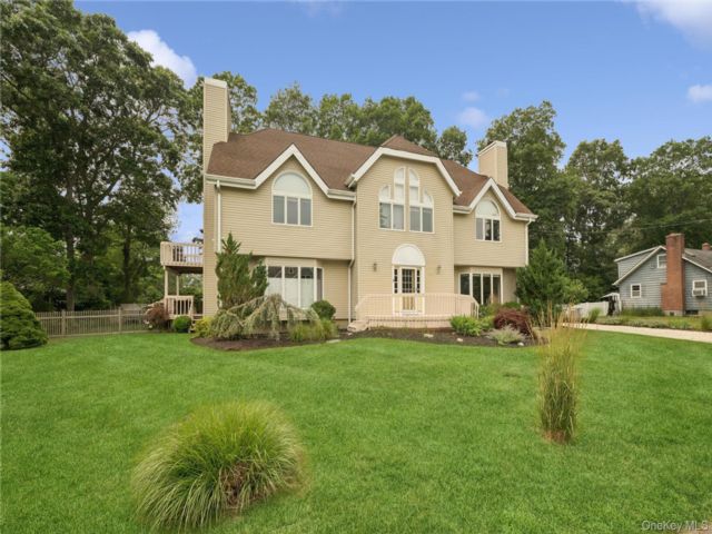  6 BR,  5.00 BTH &nbsp;Traditional style home in Greenport