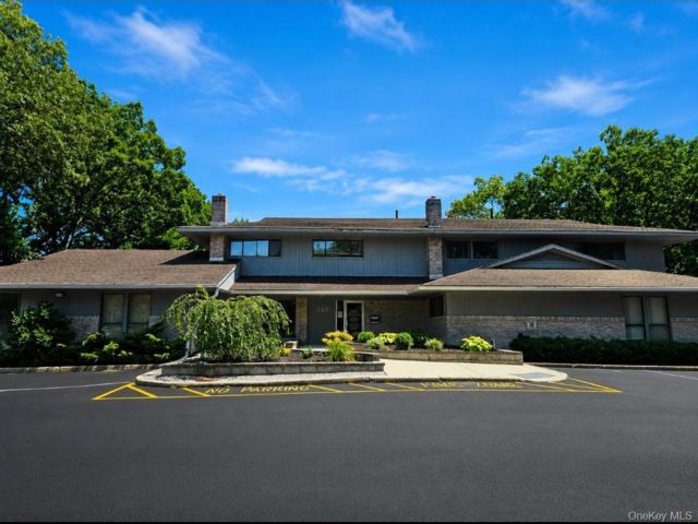 Studio,  0.00 BTH &nbsp;House style home in Commack