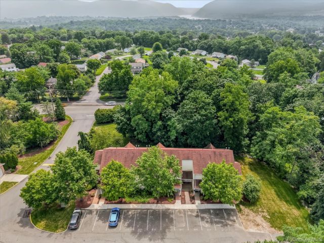  2 BR,  2.00 BTH &nbsp;Condo style home in New Windsor