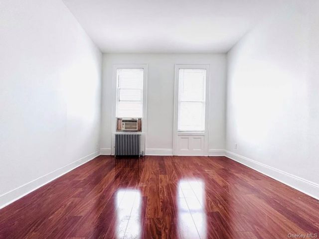  2 BR,  1.00 BTH &nbsp;Traditional style home in Ridgewood