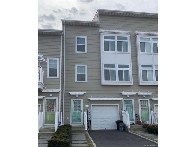  3 BR,  3.00 BTH &nbsp;Includes legal  style home in Arverne