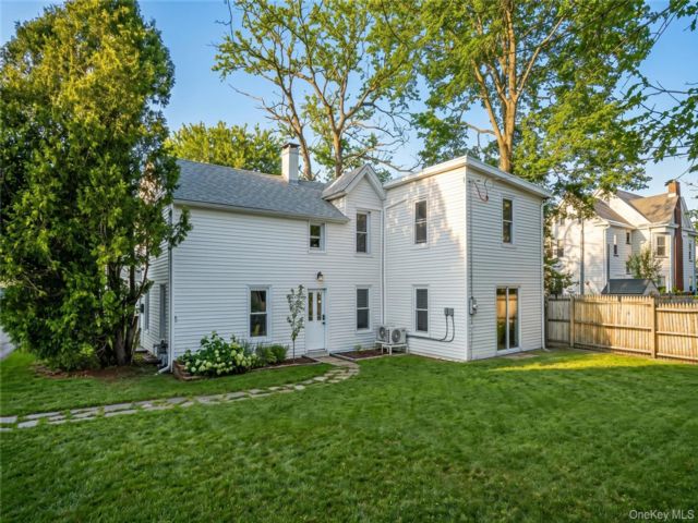  4 BR,  2.00 BTH &nbsp;Colonial style home in Port Jervis