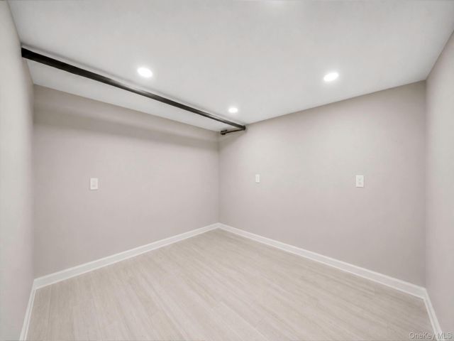 [PHOTO]